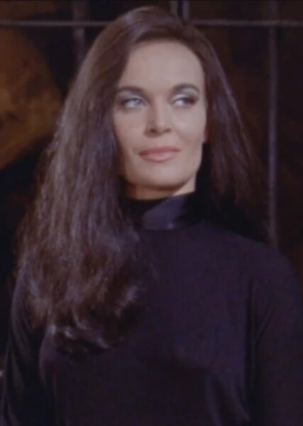 Shirley Eaton photo