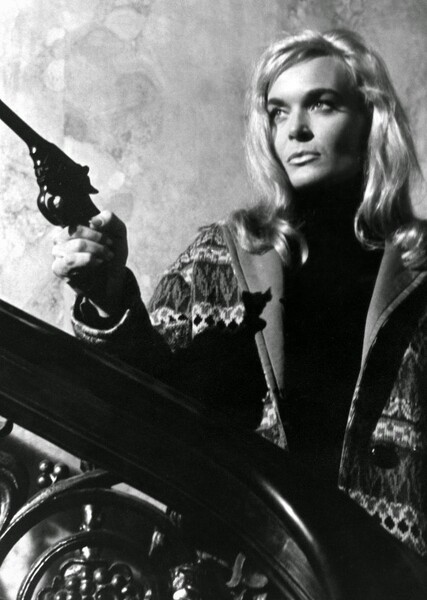 Shirley Eaton photo
