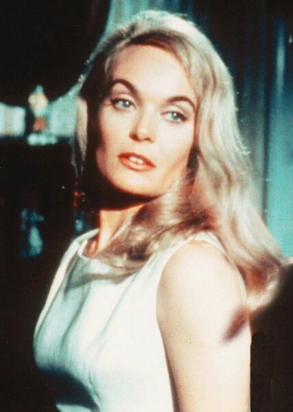 Shirley Eaton photo