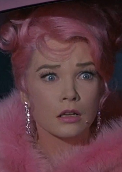 Shirley MacLaine photo
