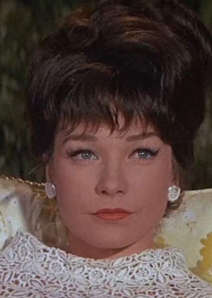 Shirley MacLaine photo