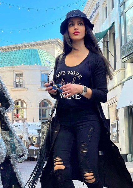 Shiva Negar photo