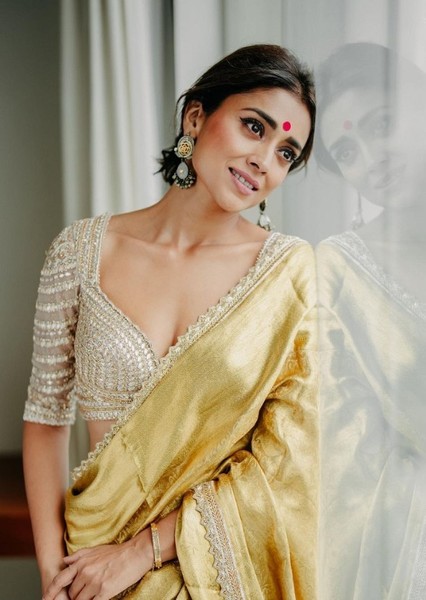 Shriya Saran photo