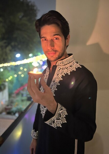 Sidharth Malhotra photo