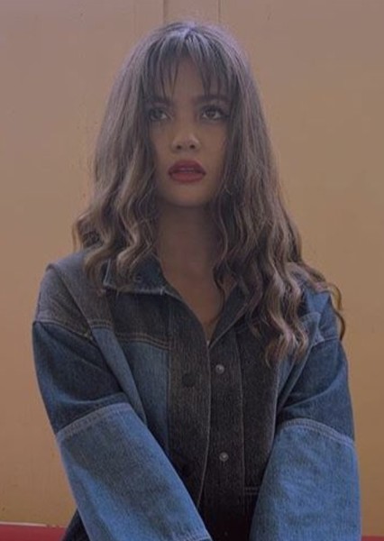 Sienna Agudong
