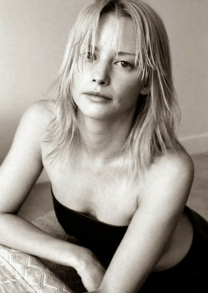 Sienna Guillory photo