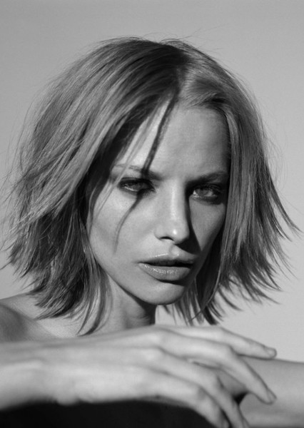 Sienna Guillory photo