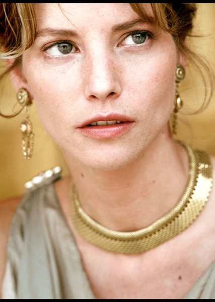Sienna Guillory photo