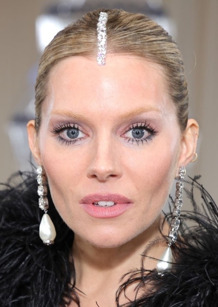 Sienna Miller photo