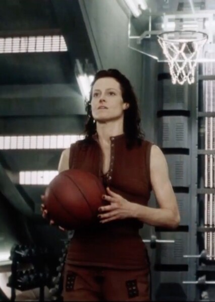 Sigourney Weaver photo