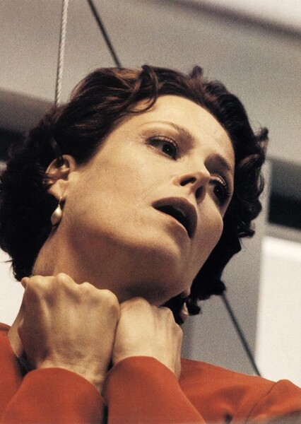 Sigourney Weaver photo
