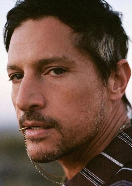 Simon Rex photo