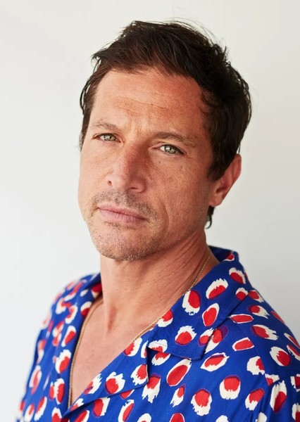 Simon Rex photo