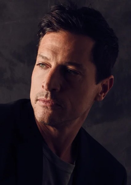Simon Rex photo