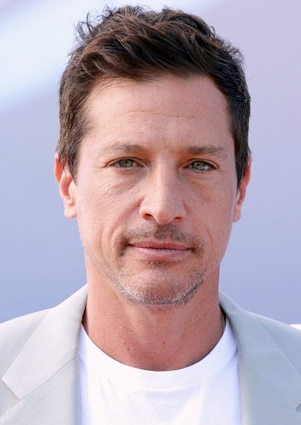 Simon Rex photo