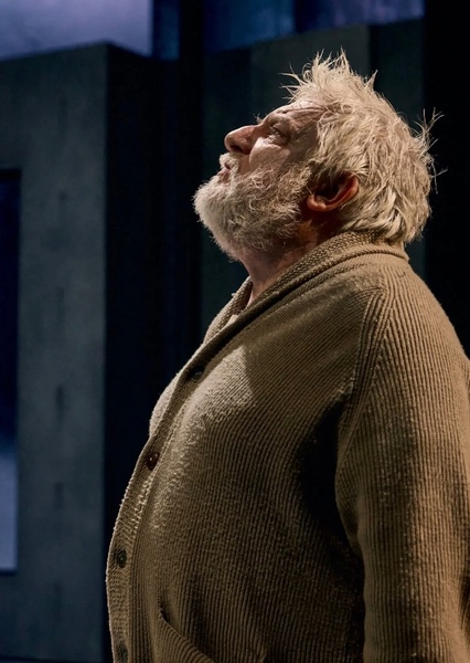 Simon Russell Beale