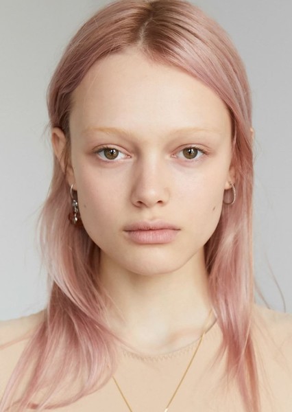 Simona Ksenia Kust photo