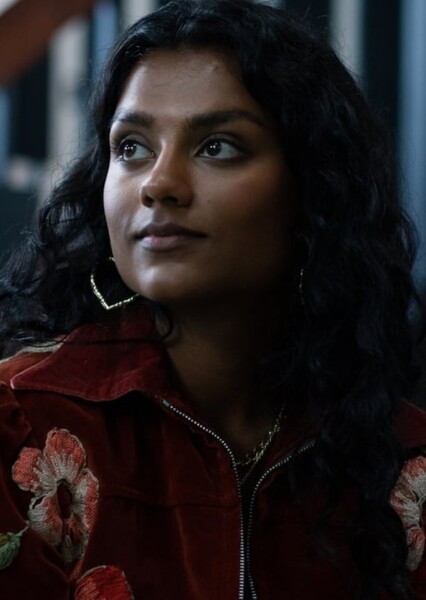 Simone Ashley photo