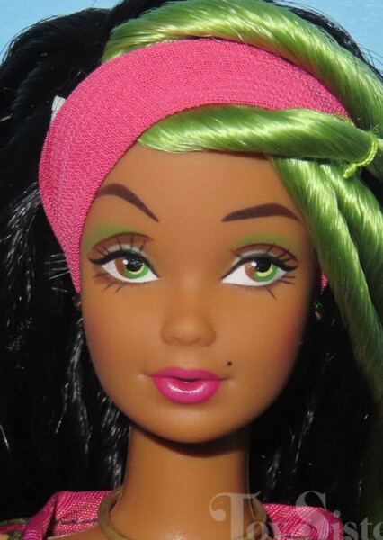 Simone (Barbie Modern Circle)