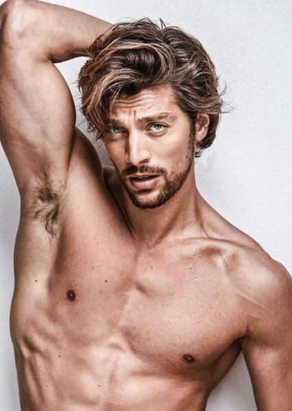 Simone Susinna photo