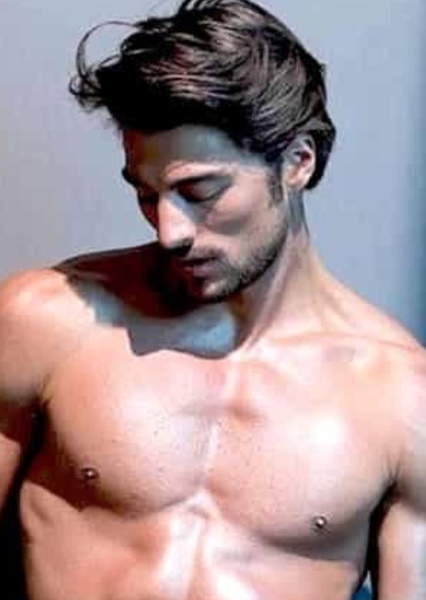 Simone Susinna photo