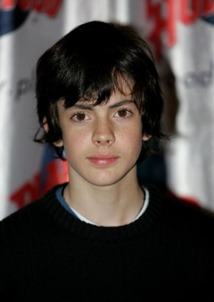 Skandar Keynes photo