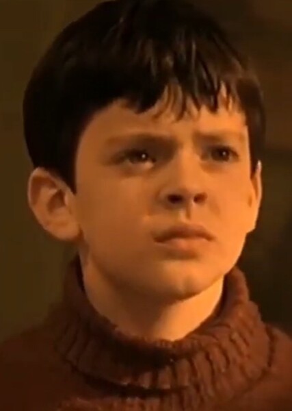 Skandar Keynes