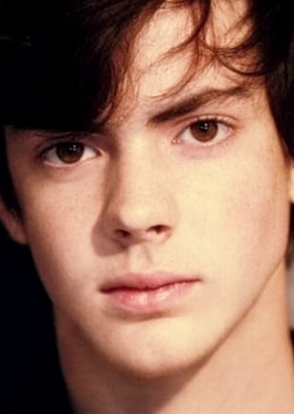 Skandar Keynes photo