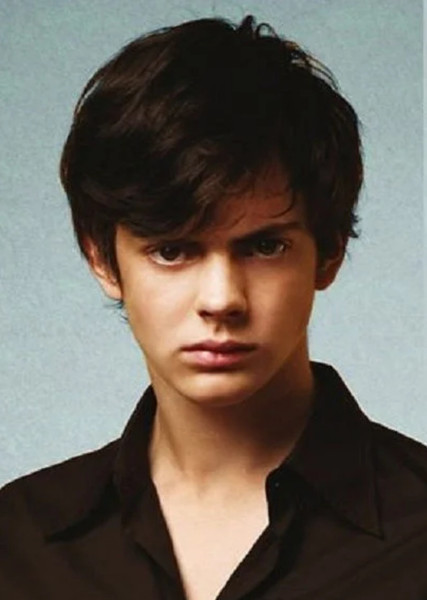 Skandar Keynes photo