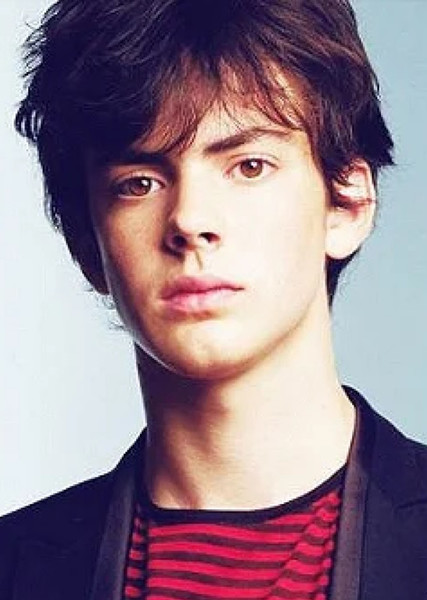 Skandar Keynes photo