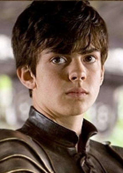 Skandar Keynes photo
