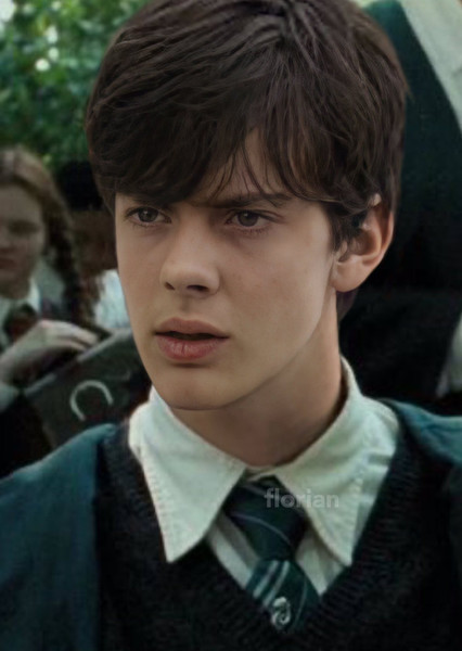 Skandar Keynes photo