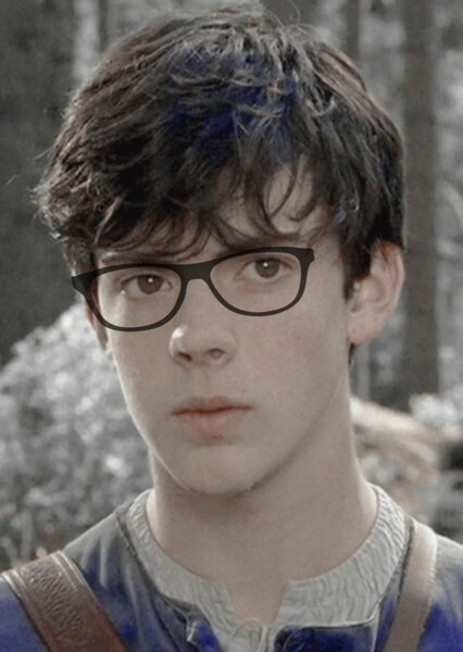 Skandar Keynes photo