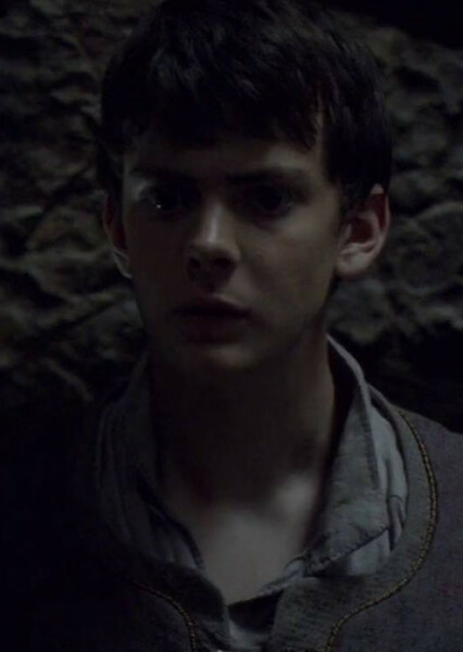 Skandar Keynes photo