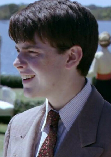 Skandar Keynes photo