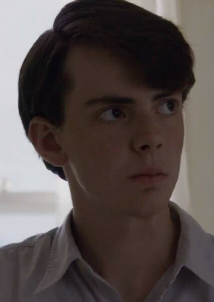 Skandar Keynes photo