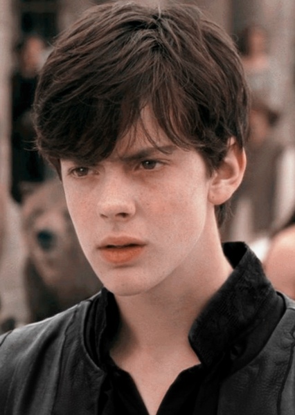 Skander Keynes photo