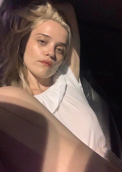Sky Ferreira photo