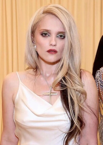 Sky Ferreira photo