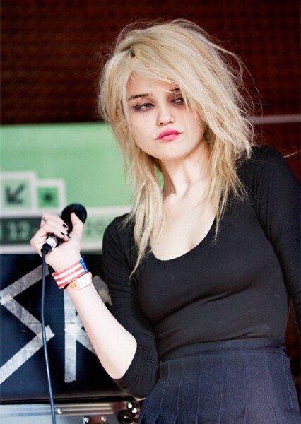 Sky Ferreira photo