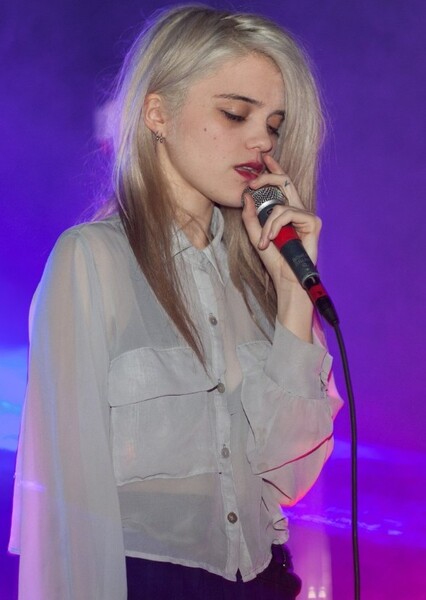 Sky Ferreira photo