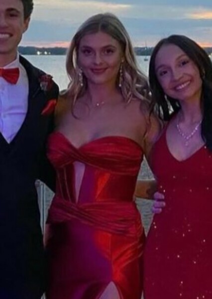 Skylar Dunn photo