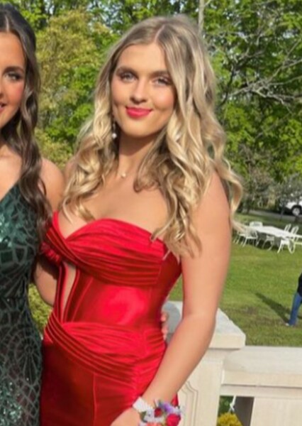 Skylar Dunn photo