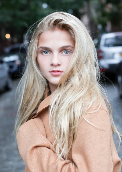 Skylar Dunn photo