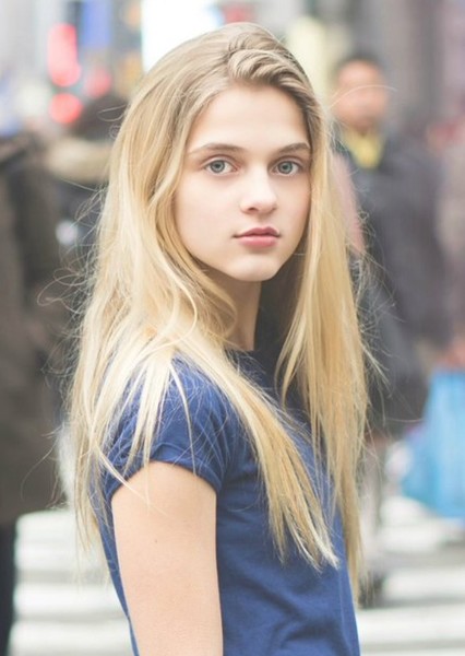 Skylar Dunn photo