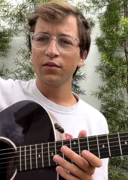 Skyler Gisondo photo