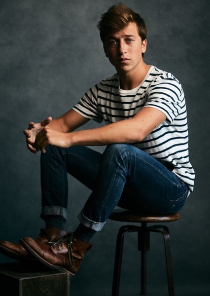 Skyler Gisondo photo