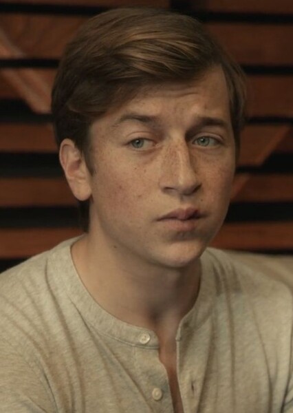 Skyler Gisondo photo