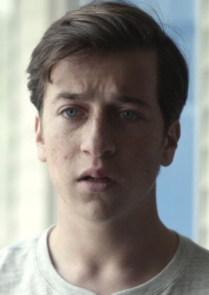 Skyler Gisondo photo