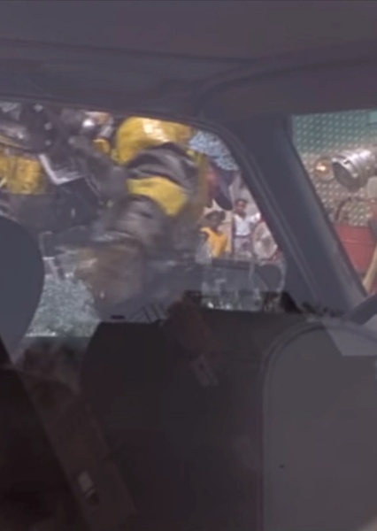 SKYWALKER, GLASS - CAR WINDOW SMASH 02
